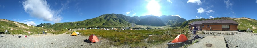 雷鳥沢テント場 左から奥大日、別山、真砂岳、立山